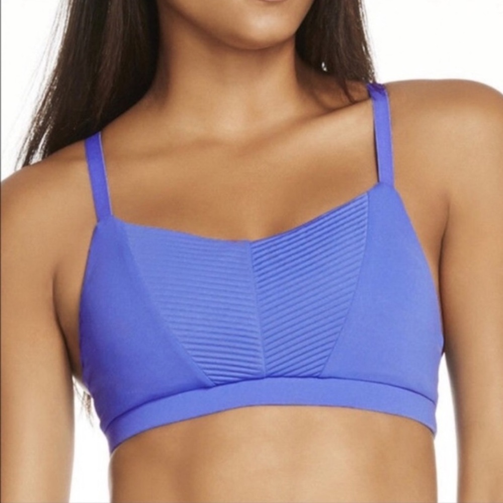 Fabletics Stiched Crossback Sports Bra | Small